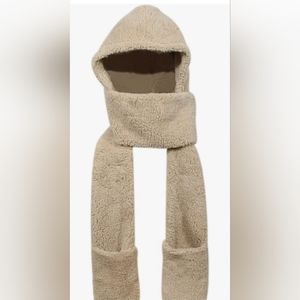 Hoodie scraf and gloves